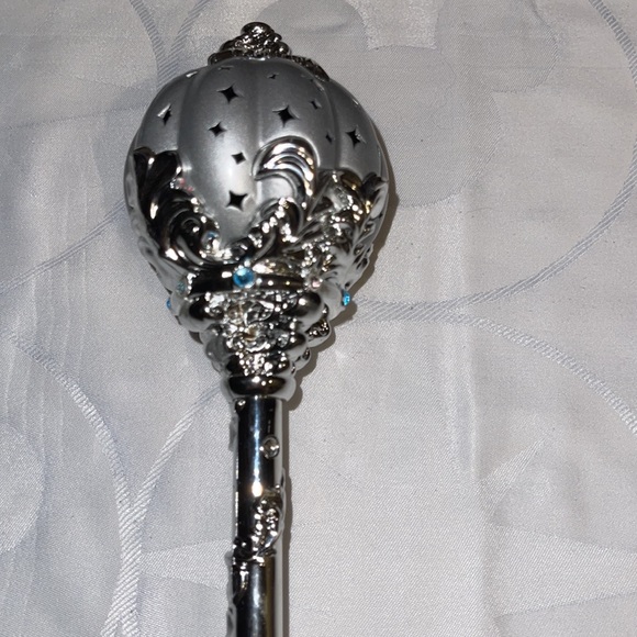 Disney Parks Exclusive- CINDERELLA LIGHT UP WAND w SOUND - Picture 9 of 11